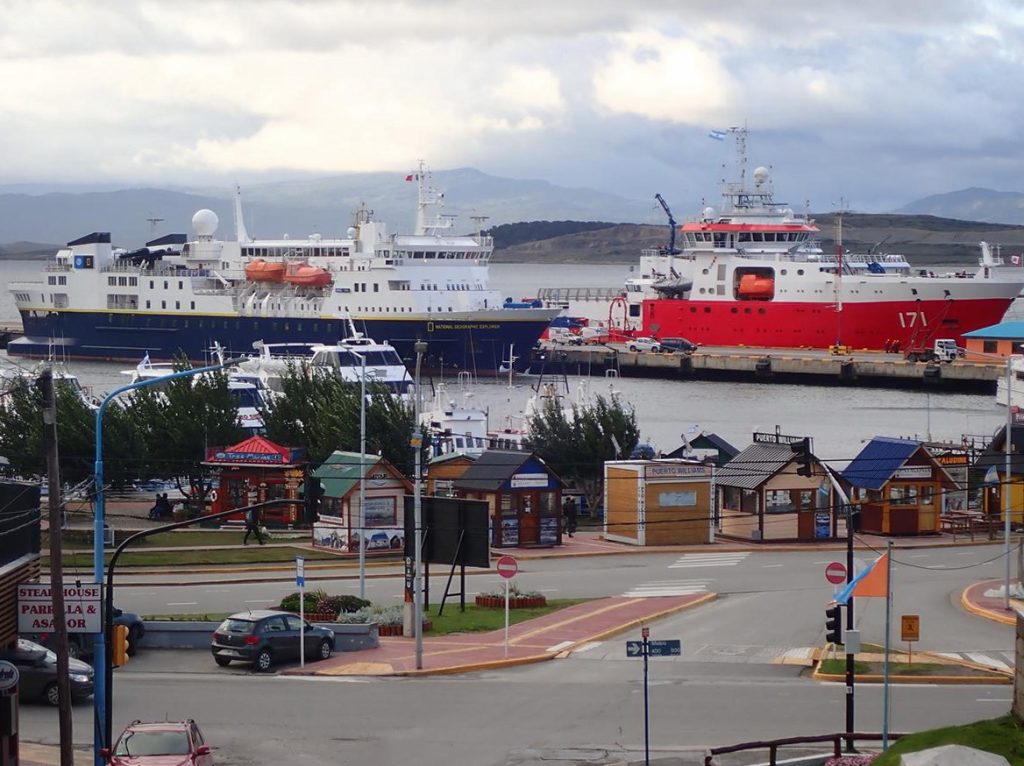 port w Ushuaia ma duże znaczenie komunikacyjne w tym regionie
